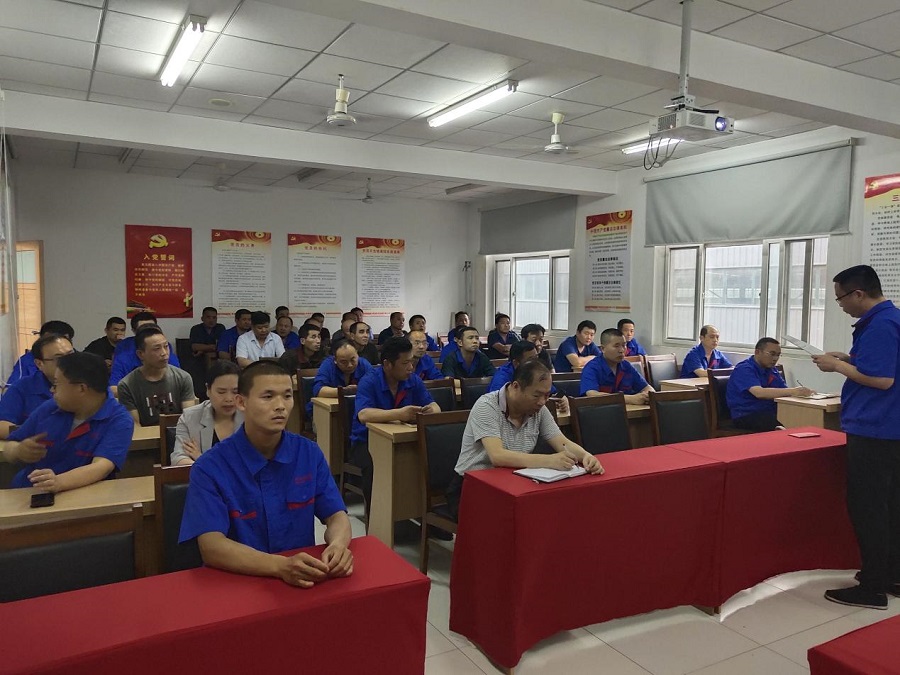 乐动在线中国官方网站召开贺增涛同志事迹报告会