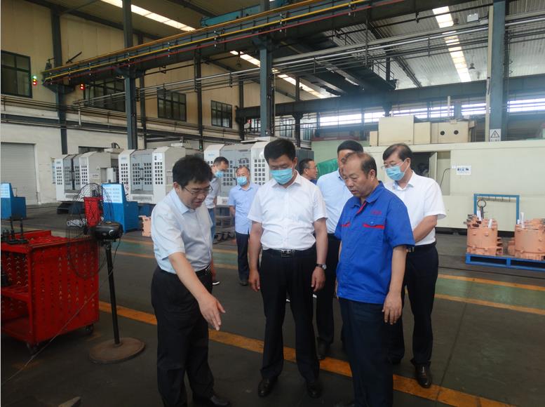 山东省工信厅领导到乐动在线中国官方网站调研指导工作